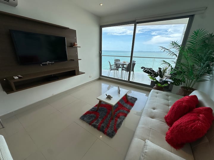 New Oceanfront Apt Near Downtown - Cartagena, Colombia