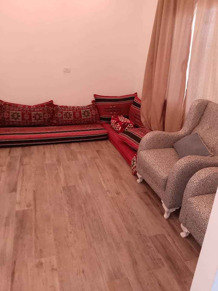فلا دورين في غنيمة - 리비아