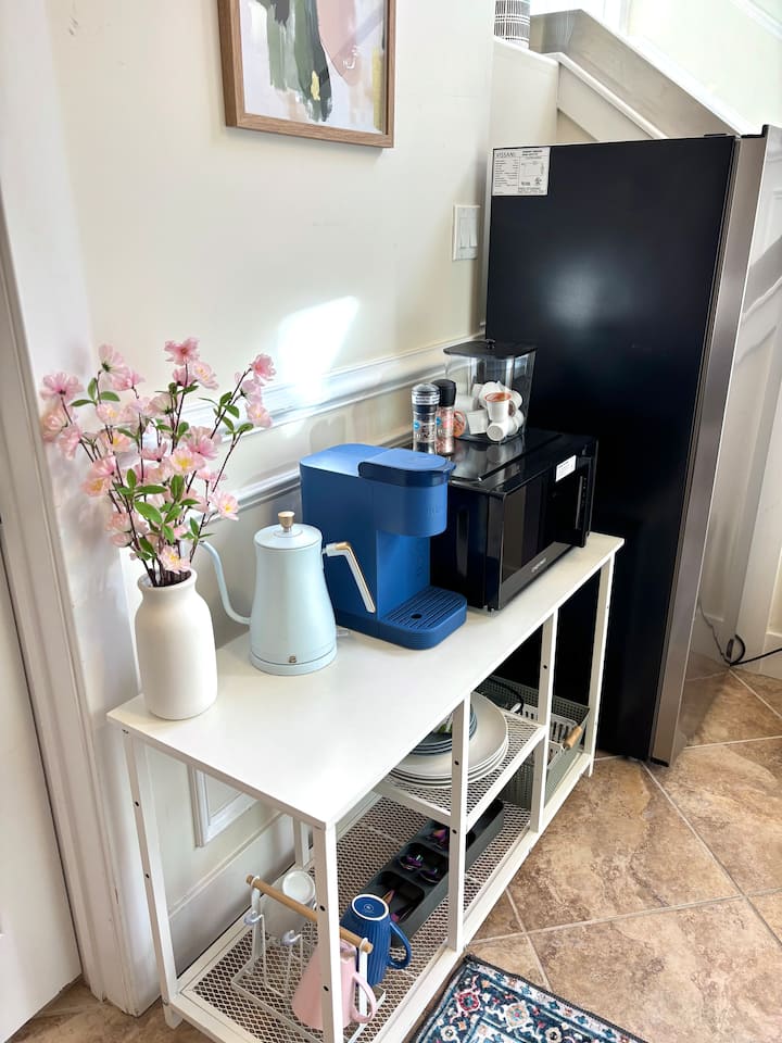 Bright Manayunk Studio Near Main Street - Conshohocken, PA