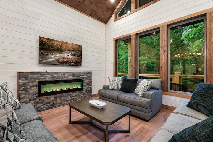 4100sq Ft-brand New Cabin-pool Community-sleeps 24 - Tennessee