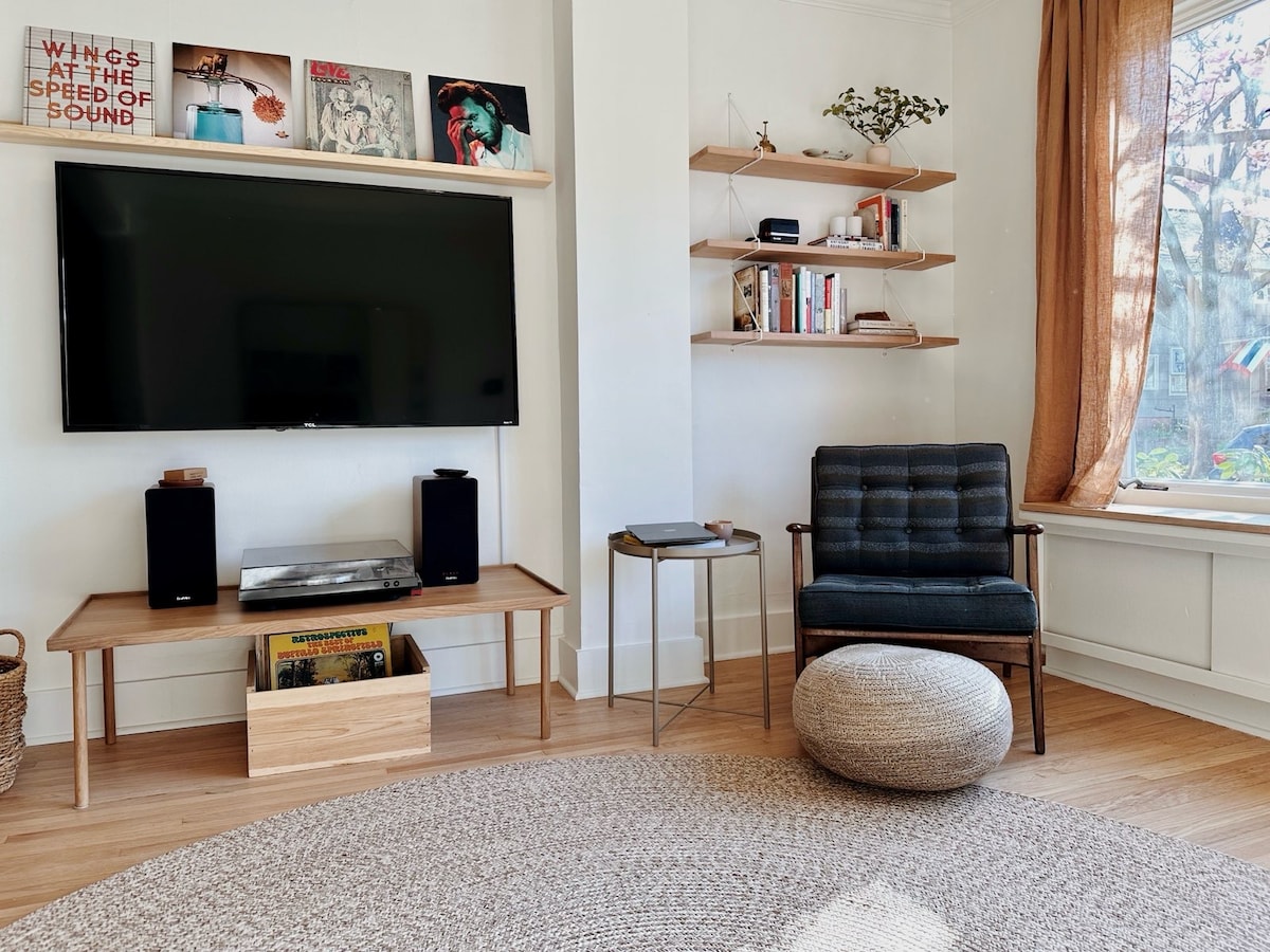 Popular Airbnb listing: Flower City Abode / Park Ave Roc 2bd/2bath House in Rochester