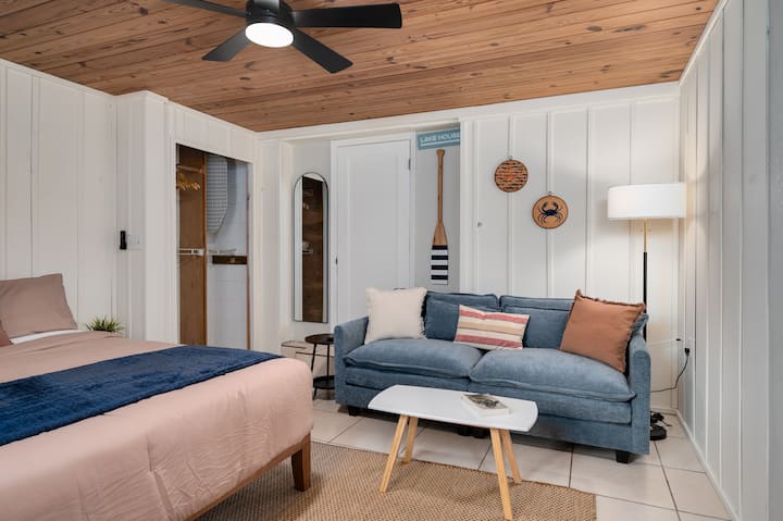 Hip Orlando Studio Nearby Restaurants & Parks! - Orlando, FL