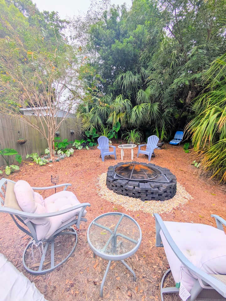Room #2- 50% Off 30+day -Solo Travel Downtown - Pensacola, FL