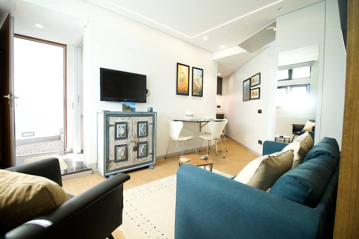 Modern Studio W/ Kitchen & Secure Parking –Funchal - Funchal