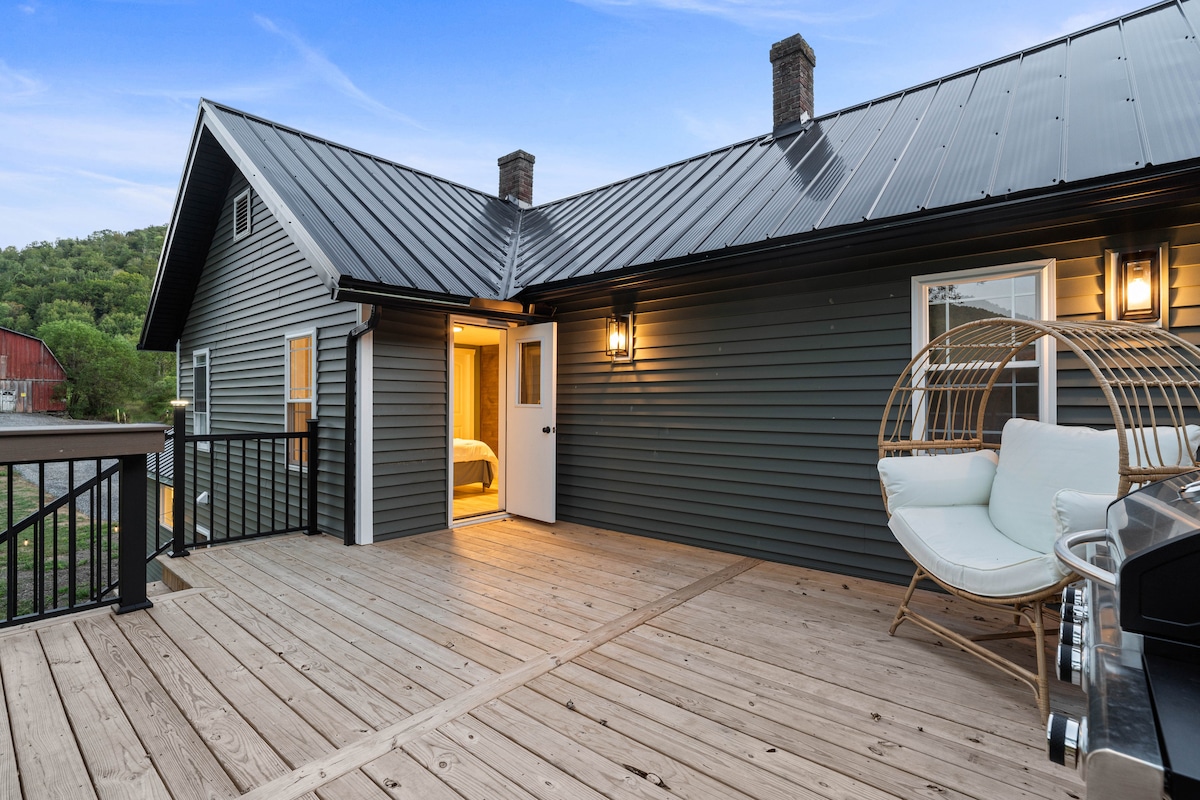 Exterior image 1 at Misty Hollow Acres in Emporium