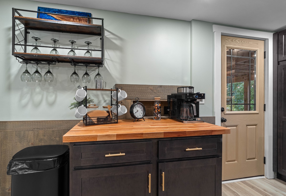 Full kitchen image 3 at Misty Hollow Acres in Emporium
