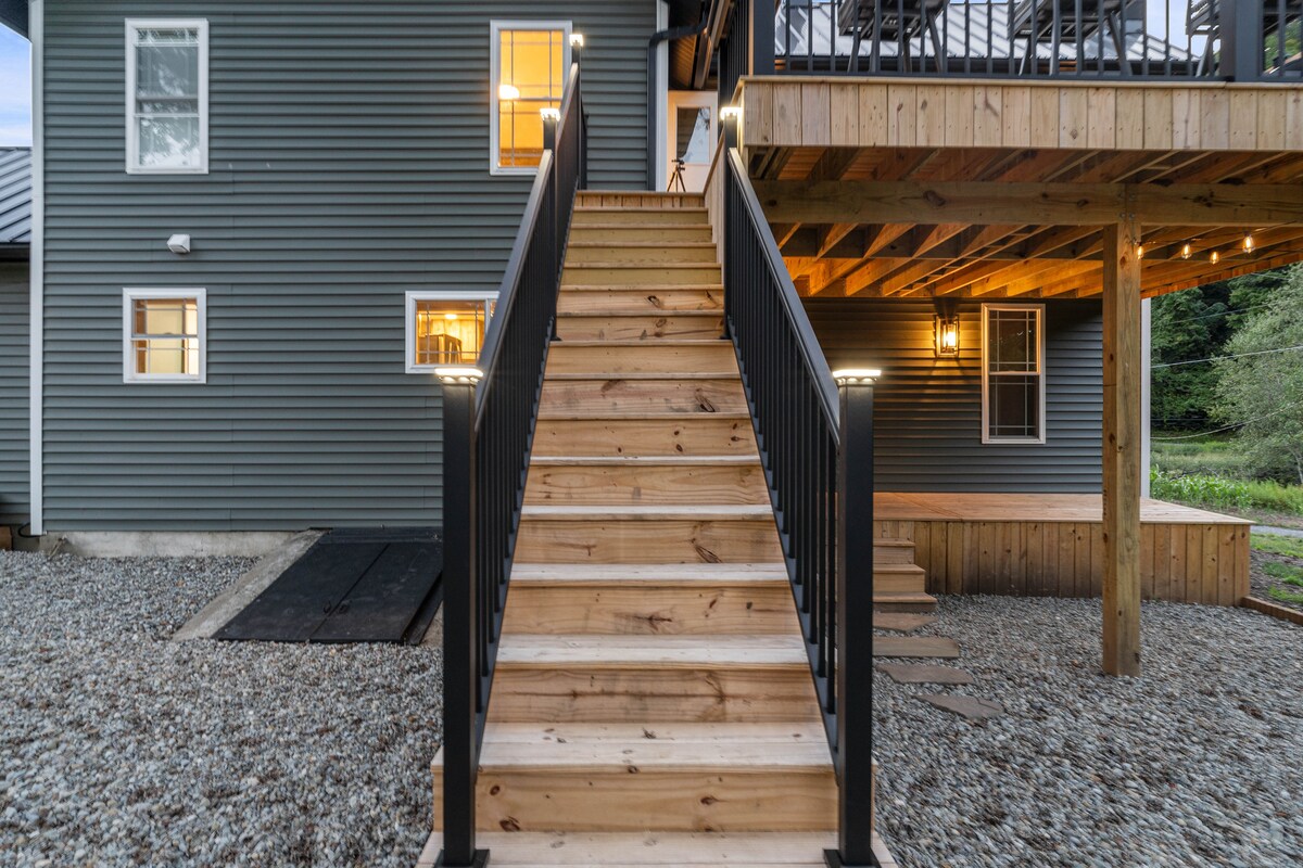Exterior image 4 at Misty Hollow Acres in Emporium