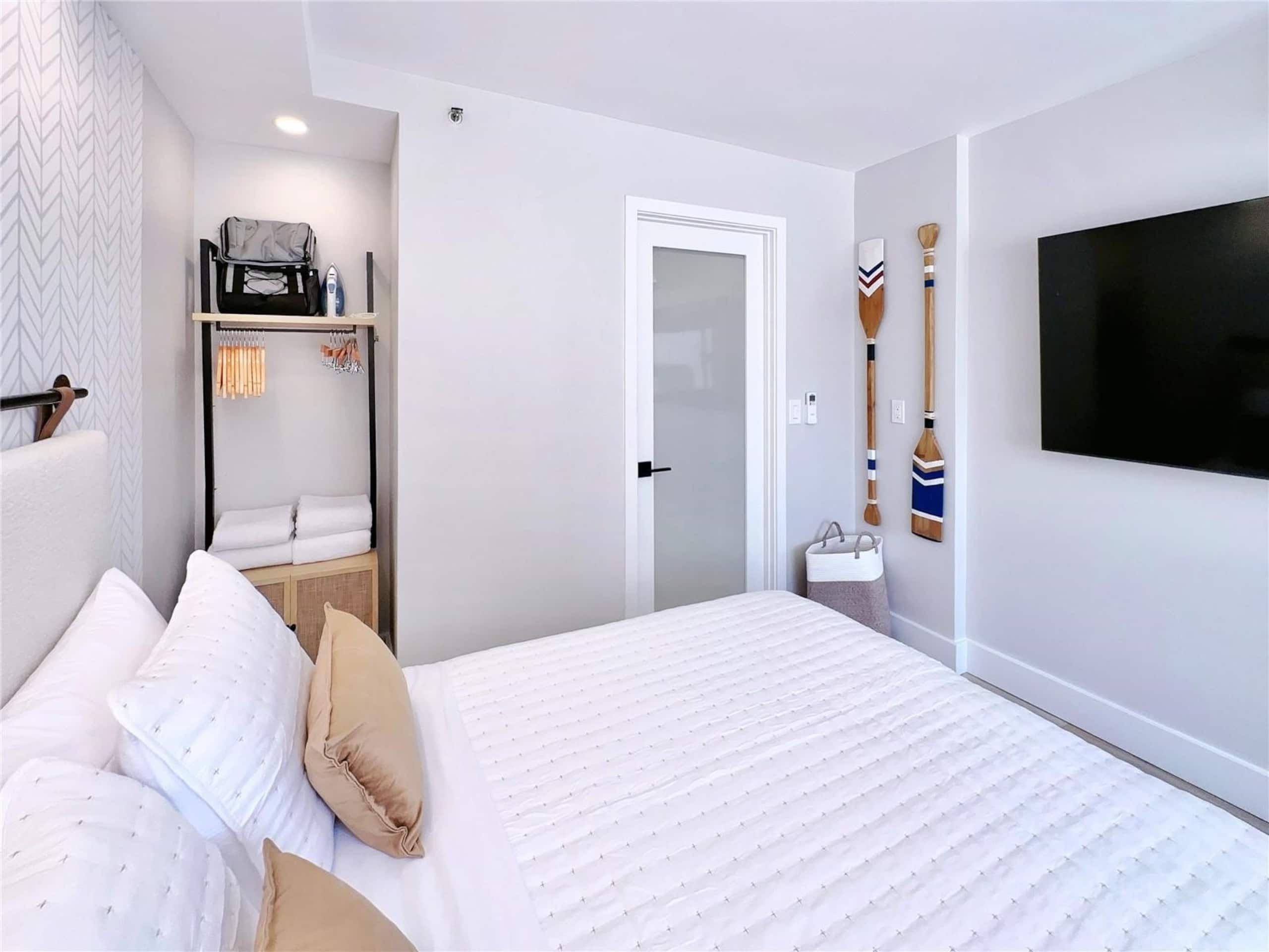 Huge patio | Luxury | Washer | Free park | 5'Beach - Image 12