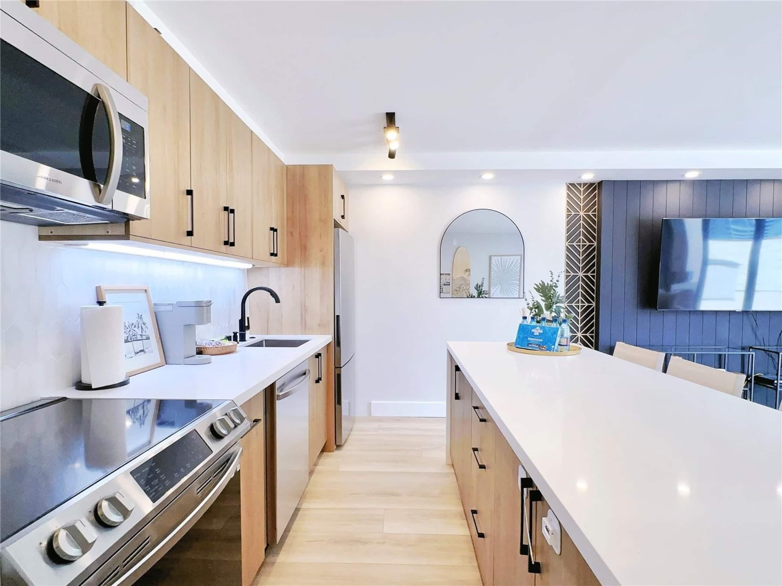 Huge patio | Luxury | Washer | Free park | 5'Beach - Image 10