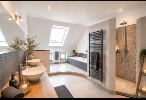 New! Bright and modern house with garden