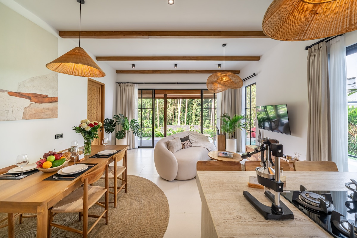 Villa in Ubud · ★4.97 · 2 bedrooms · 2 beds · 2.5 baths, συγκρίσιμο Airbnb
