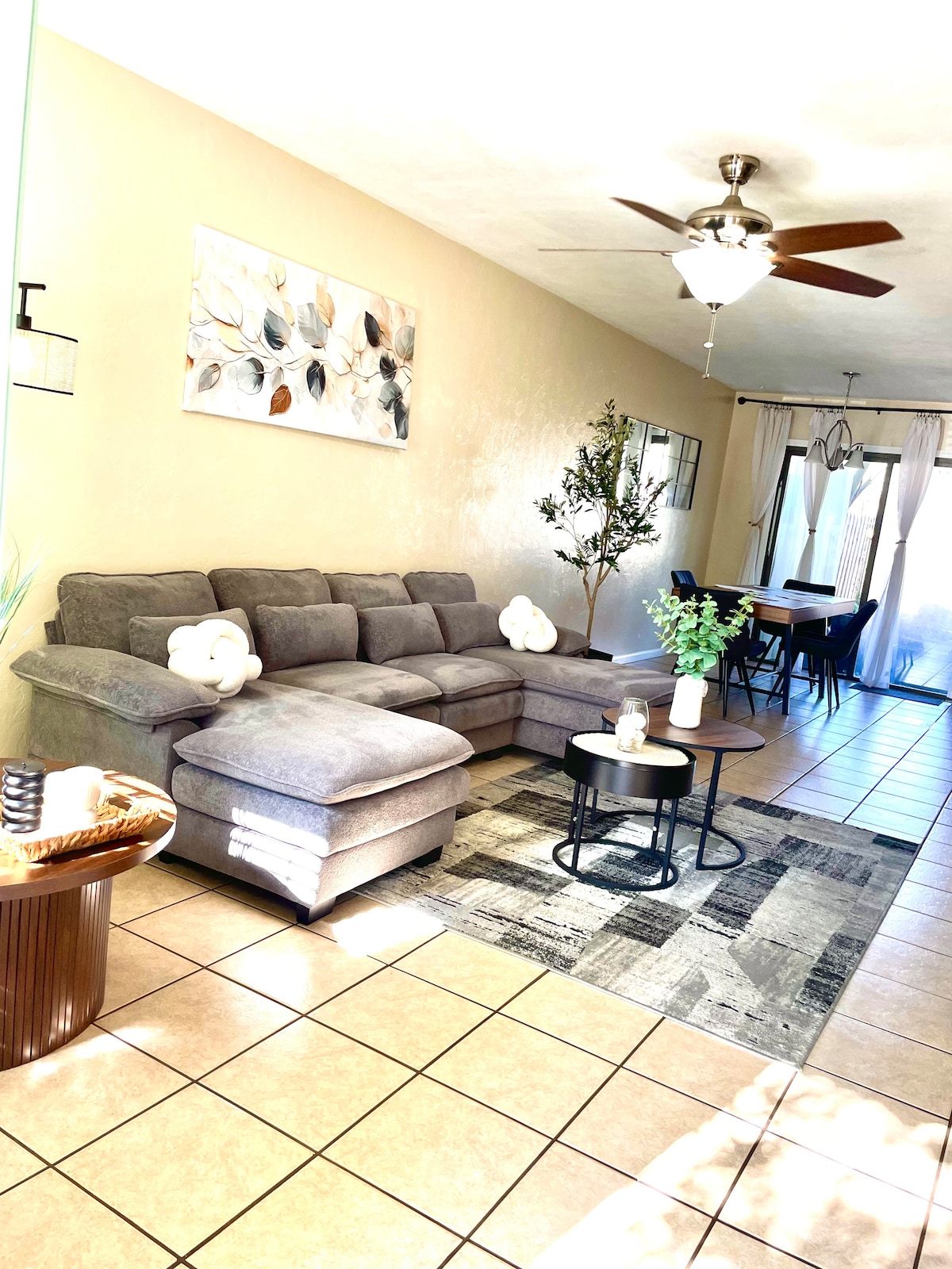 Top Airbnb: Excellent location, Relaxing, beautiful townhouse in Tallahassee