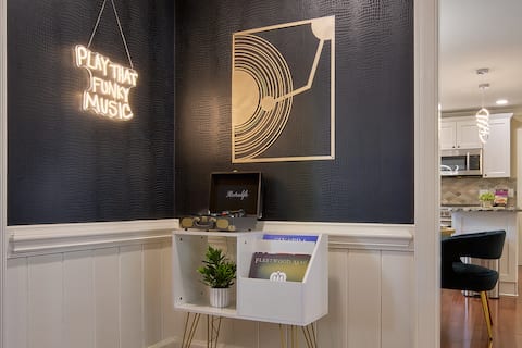Top Airbnb: Luxury stay w/Hot Tub, Pool, Game Room & Speakeasy in Fayetteville
