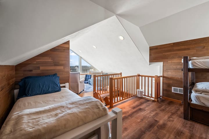 In this loft area we have 3 twin single beds.