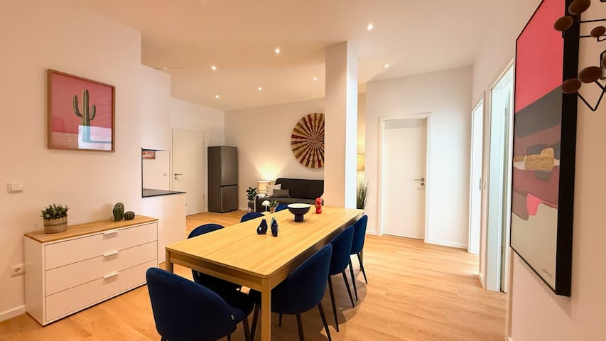 BeckHomes Munich K2: New, big, central 3BR Apt