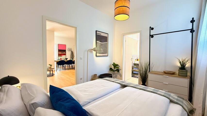 BeckHomes Munich K2: New, big, central 3BR Apt gallery image 2