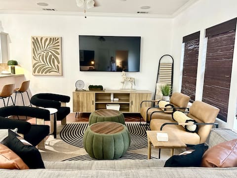 Top performing Airbnb: stylish, TVs all rooms, wifi, garage convnt to 191 in Odessa
