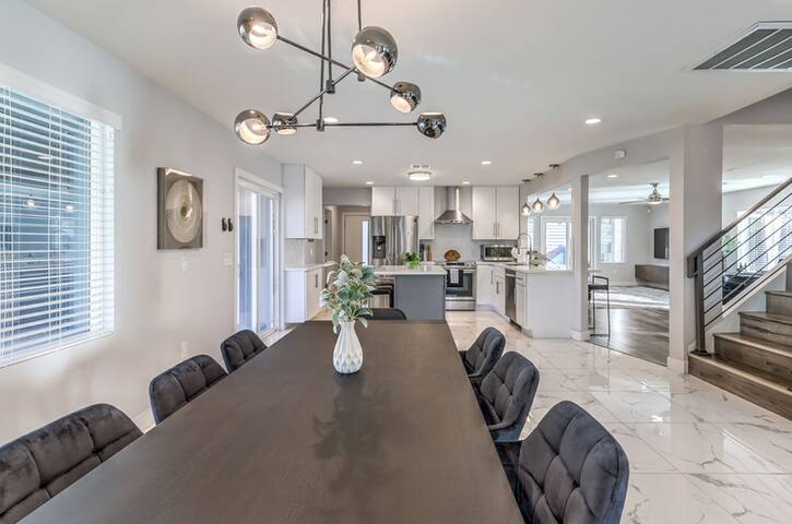 Spacious Villa 5BR,4.5BA Pool/Hot Tub gallery image 2