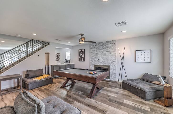 Spacious Villa 5BR,4.5BA Pool/Hot Tub gallery image 3