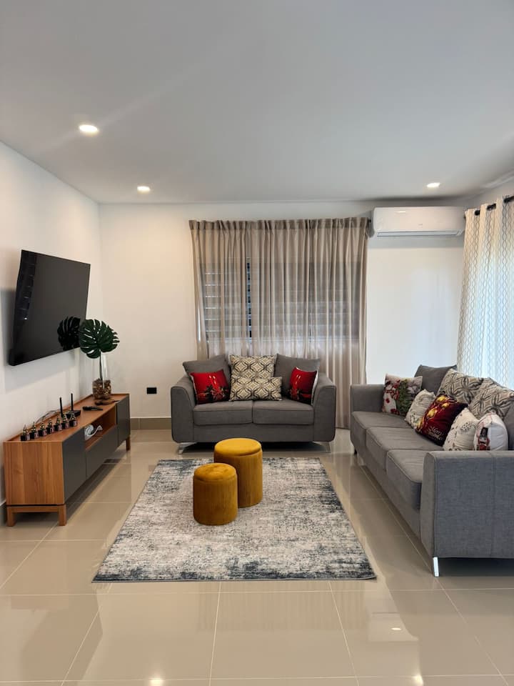 Beautiful Home W/ Great Location And Jacuzzi - Punta Cana