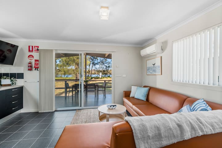 2 Bedroom River Cabin - Batemans Bay