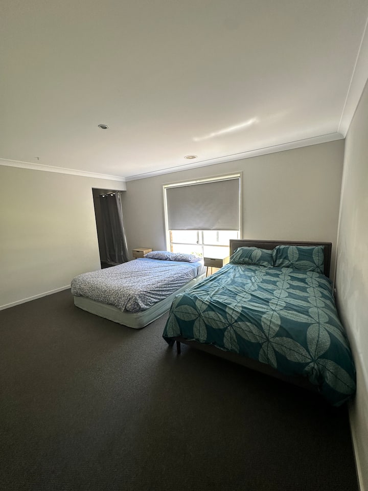 საძინებელი 1