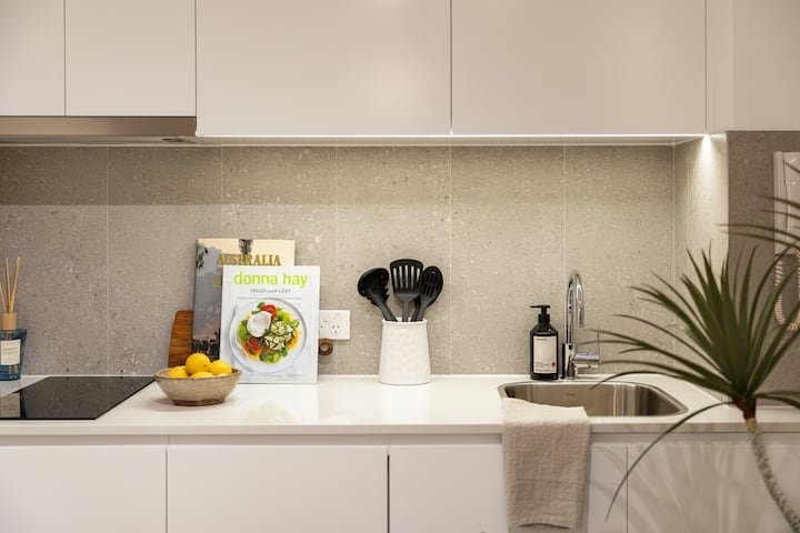 Renovated • Prime Location & Laundry • Winter Deal - UNSW Sydney