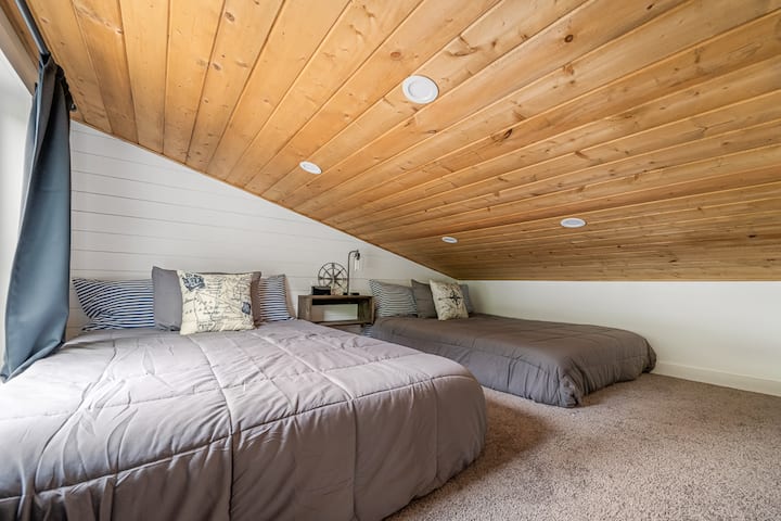 Stern Light @Lastternlodging - Seward, AK