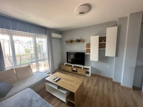 Popular Airbnb listing: Apartment for a comfortable stay + parking spot in Младост