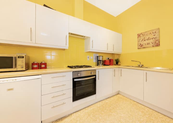 -2beds 2bath House - London, UK