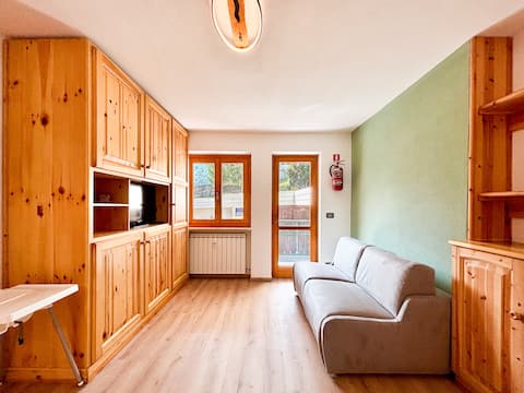 Top performing Airbnb: Miri & Ginny | City Center | Limone Ski Slopes in Limone Piemonte