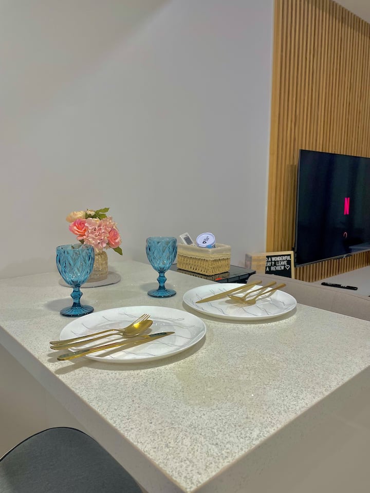 Central Cozy Suite @ It Park W/ Pool, Gym, Netflix - 세부