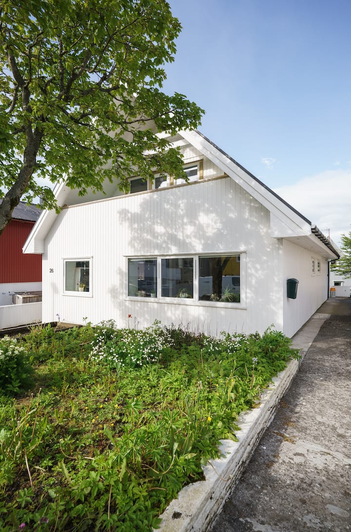 Central 2br Apt W/ Garden View - Faroe Islands