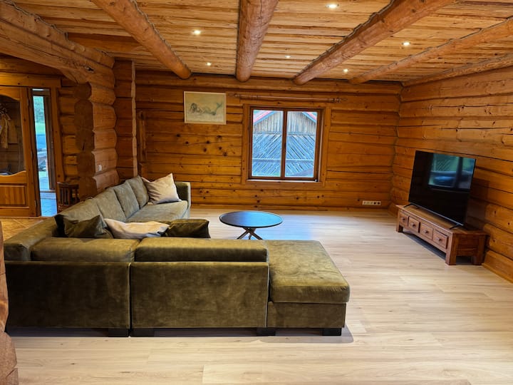 Spacious & Cozy Log House With Sauna In Pangodi - Észtország