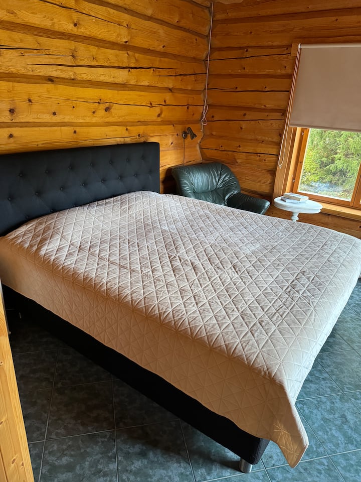 Dormitorio en el primer piso. Cama de 180 cm.