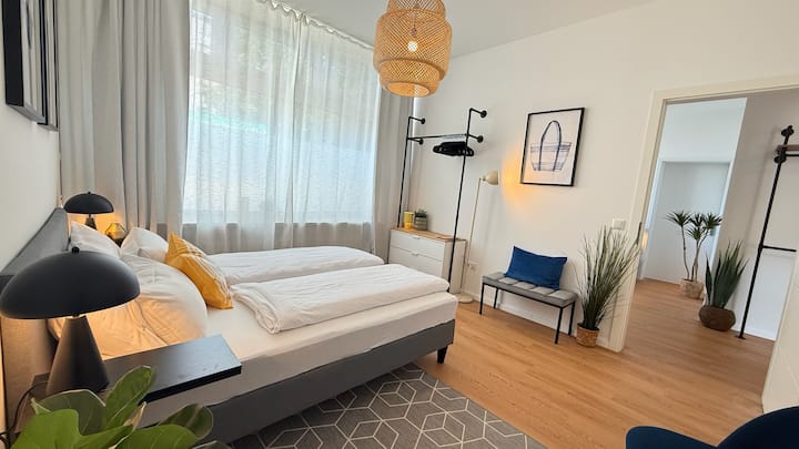 Schlafzimmer 1