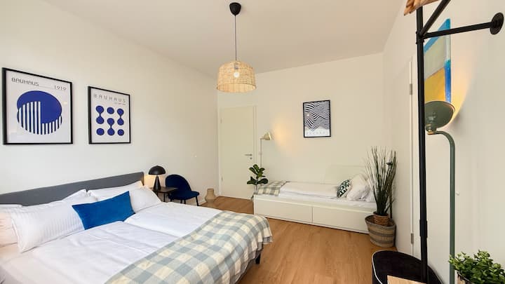 Schlafzimmer 6