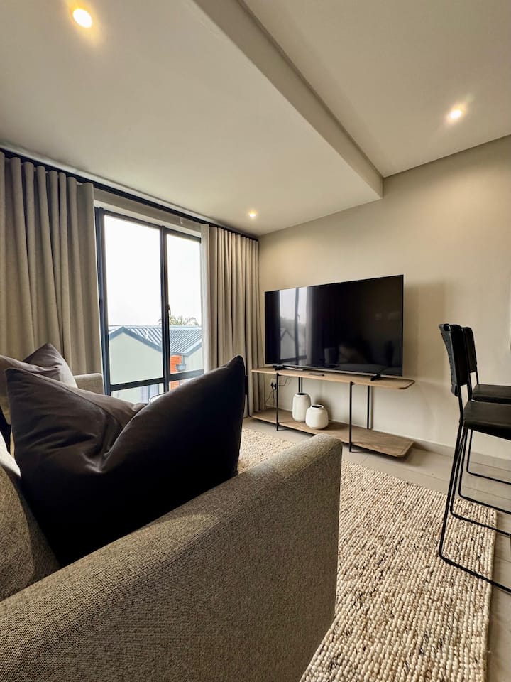 No78 @ The Parks
1-bedroom
Gem 10 Min From Airport - Kempton Park