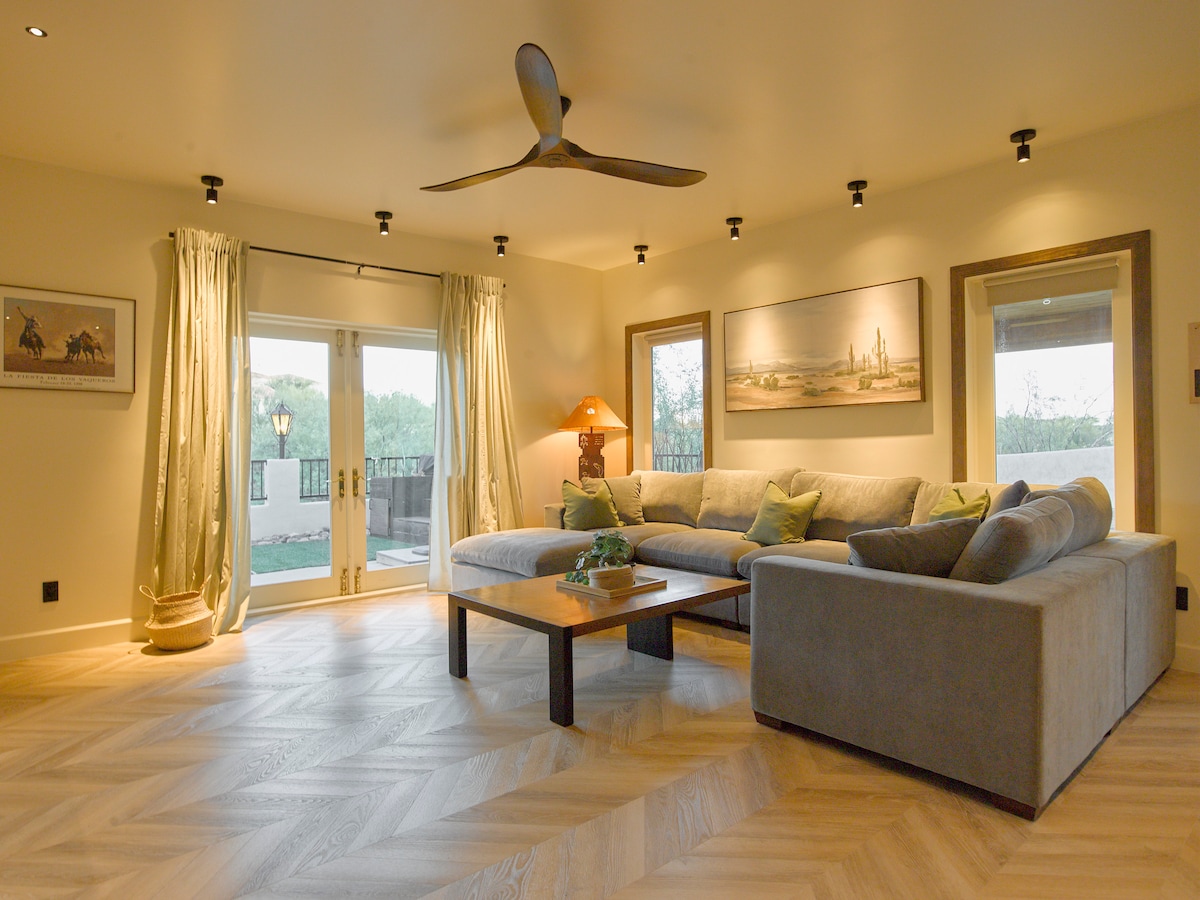 Top performing Airbnb: Hillside Home Amazing Mountain Views / Hot Tub in Catalina Foothills