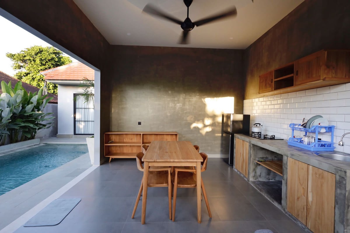 Villa in South Kuta · ★4.8 · 2 bedrooms · 2 beds · 2 private baths, порівнянний Airbnb