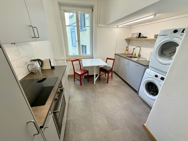 X Calm 3-br Apt At University, 1st Floor - Berna