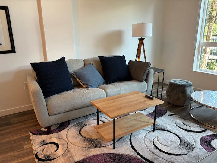 Hollywood Flat With Free Parking - Los Angeles, CA
