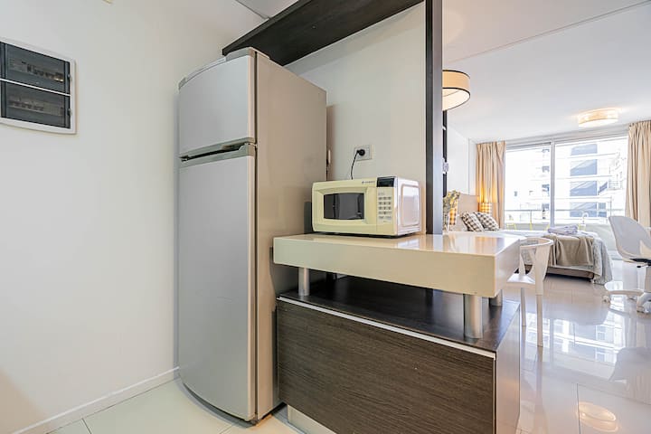 Monoambiente amoblado en Palermo Soho con balcón y pileta