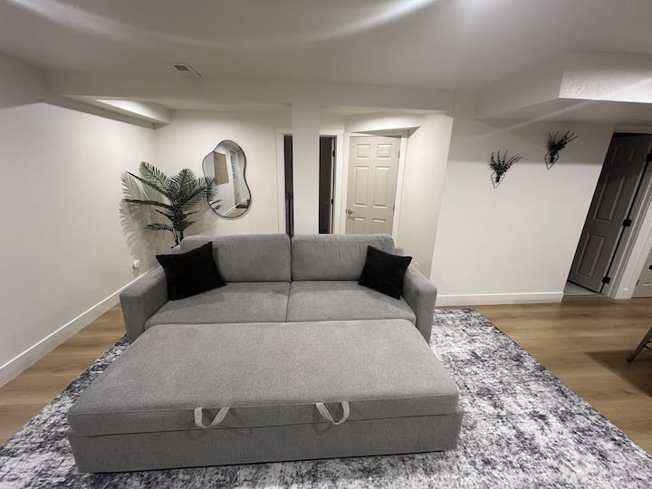 Cozy 2 Bed 1 Bath With Breathtaking Mountain Views - Sandy, UT