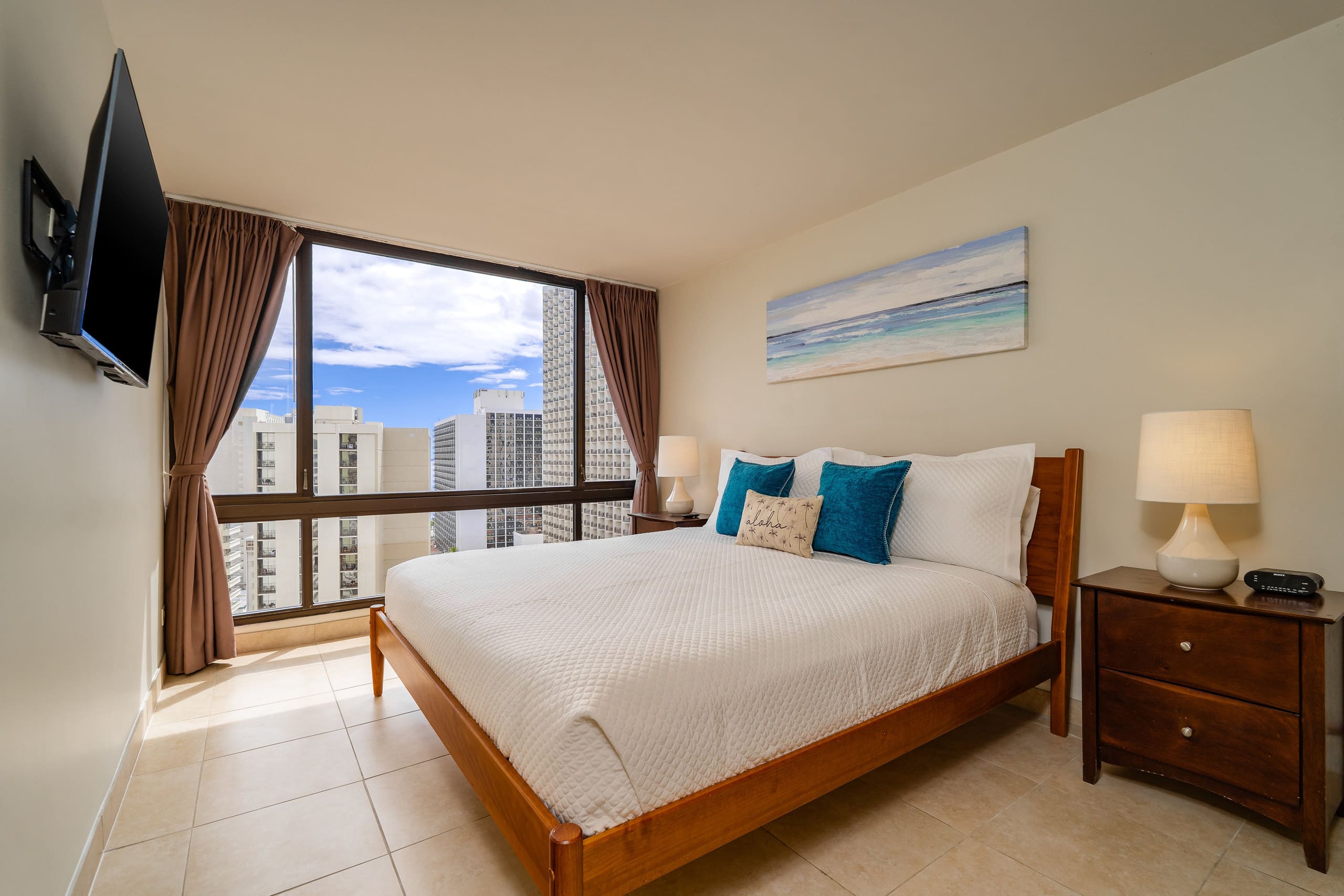 Condo in Honolulu · ★4.67 · 1 bedroom · 2 beds · 1 private bath - Image 10