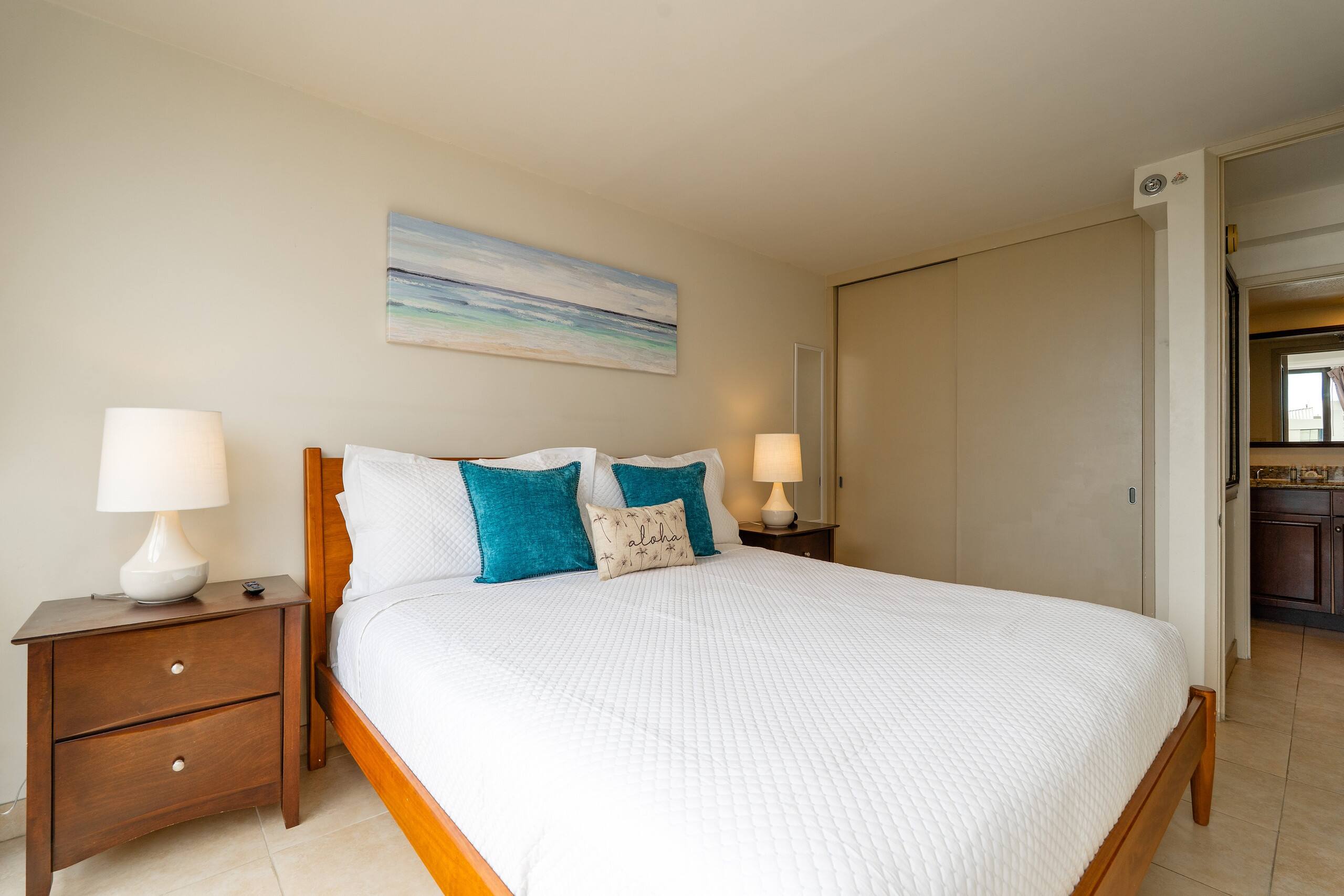 Condo in Honolulu · ★4.67 · 1 bedroom · 2 beds · 1 private bath - Image 13