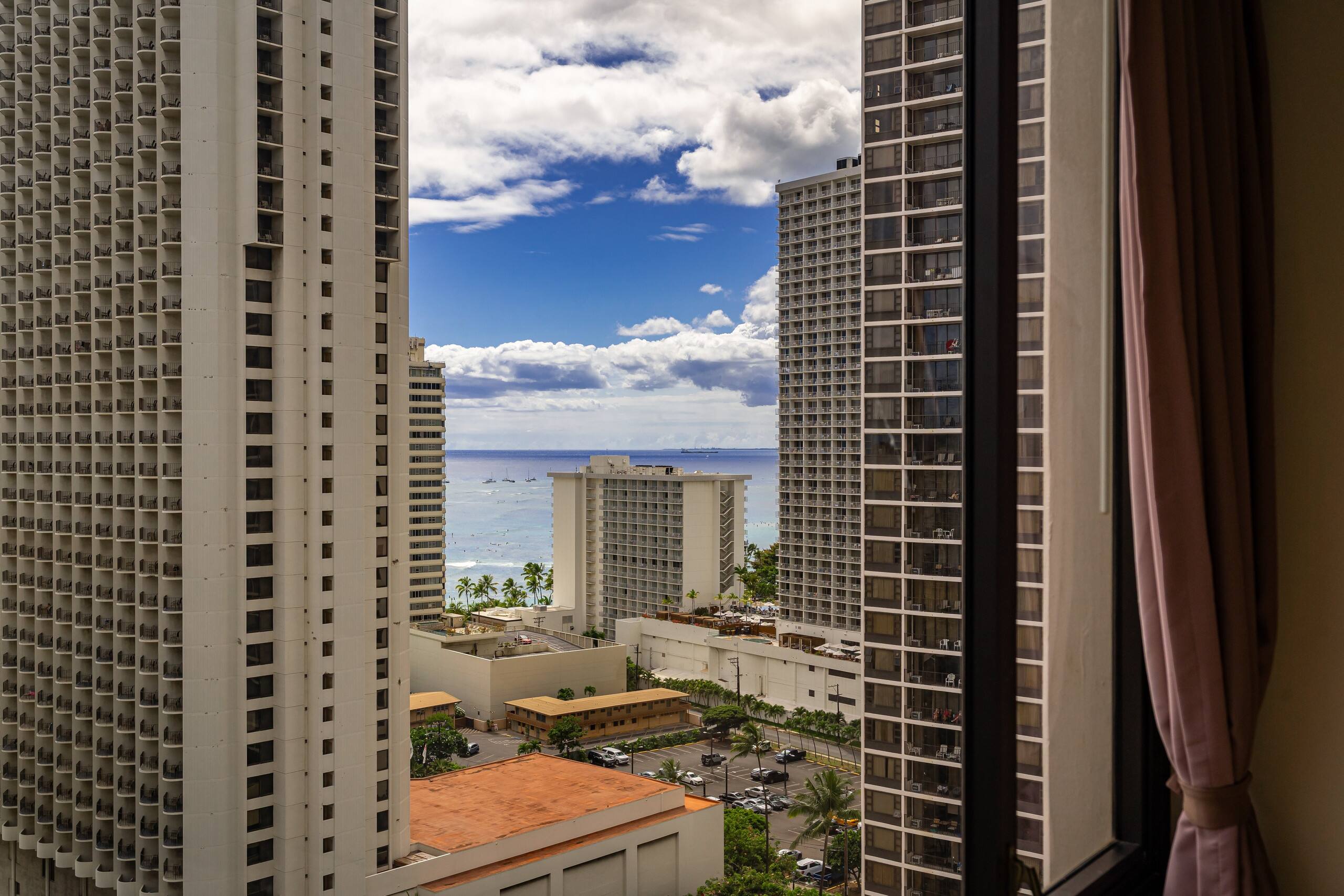 Condo in Honolulu · ★4.67 · 1 bedroom · 2 beds · 1 private bath - Image 18