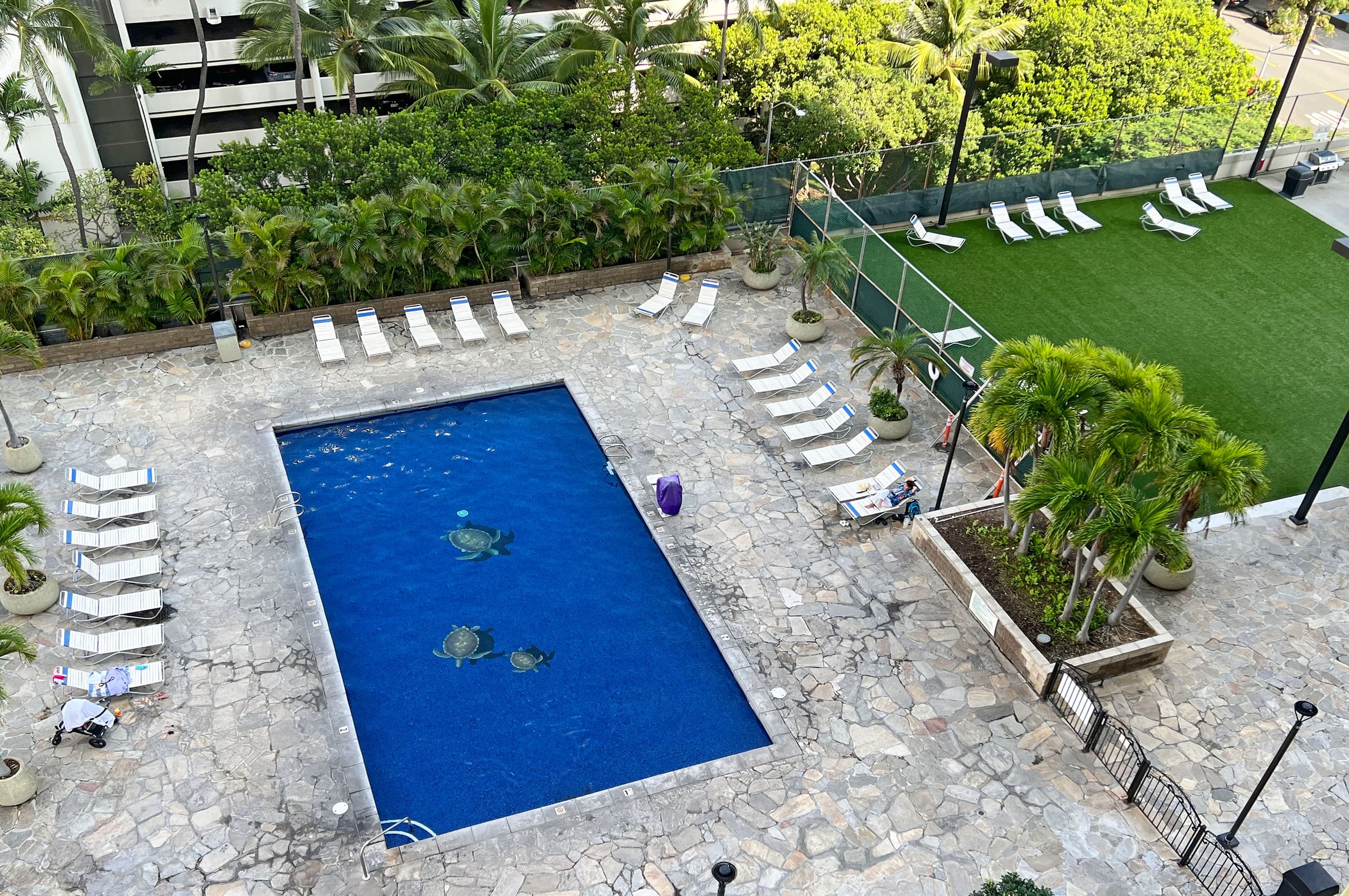 Condo in Honolulu · ★4.67 · 1 bedroom · 2 beds · 1 private bath - Image 30