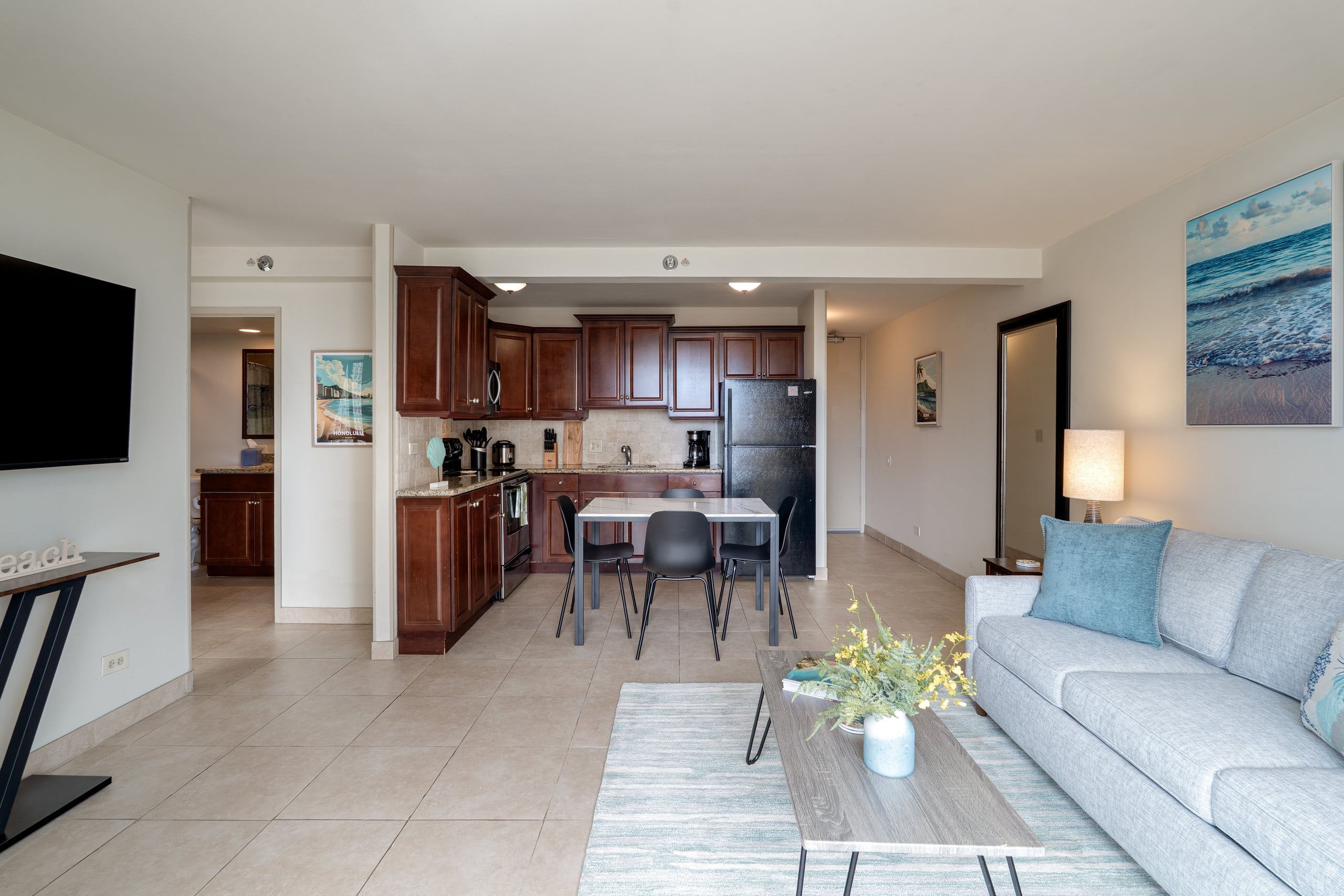 Condo in Honolulu · ★4.67 · 1 bedroom · 2 beds · 1 private bath - Image 5