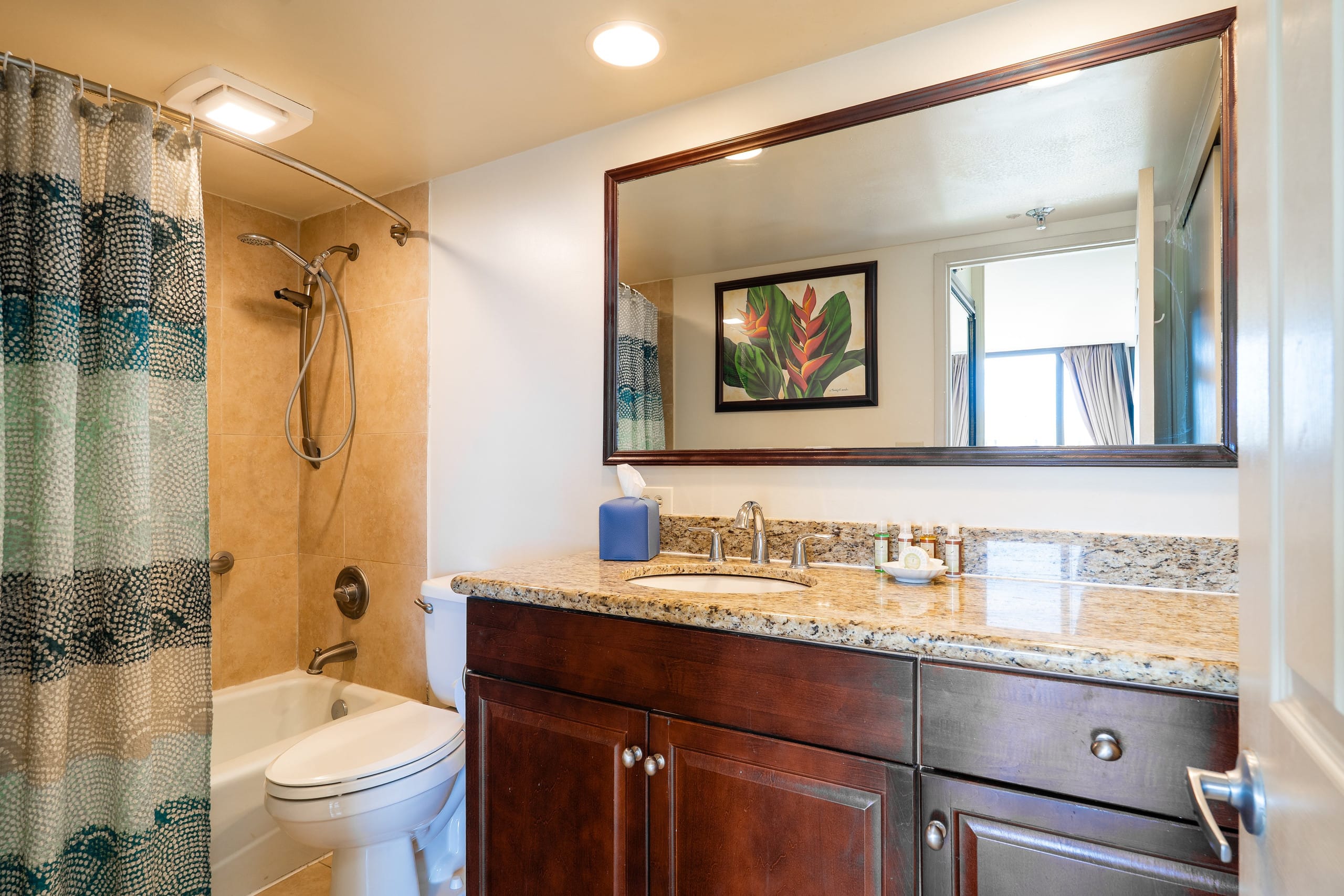 Condo in Honolulu · ★4.67 · 1 bedroom · 2 beds · 1 private bath - Image 14